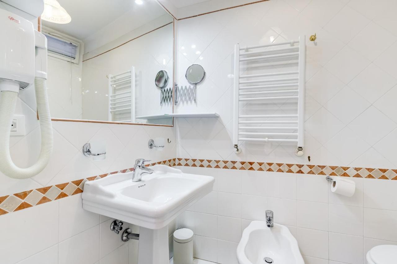 Trevi Fountain Modern Apartment Roma Eksteriør bilde